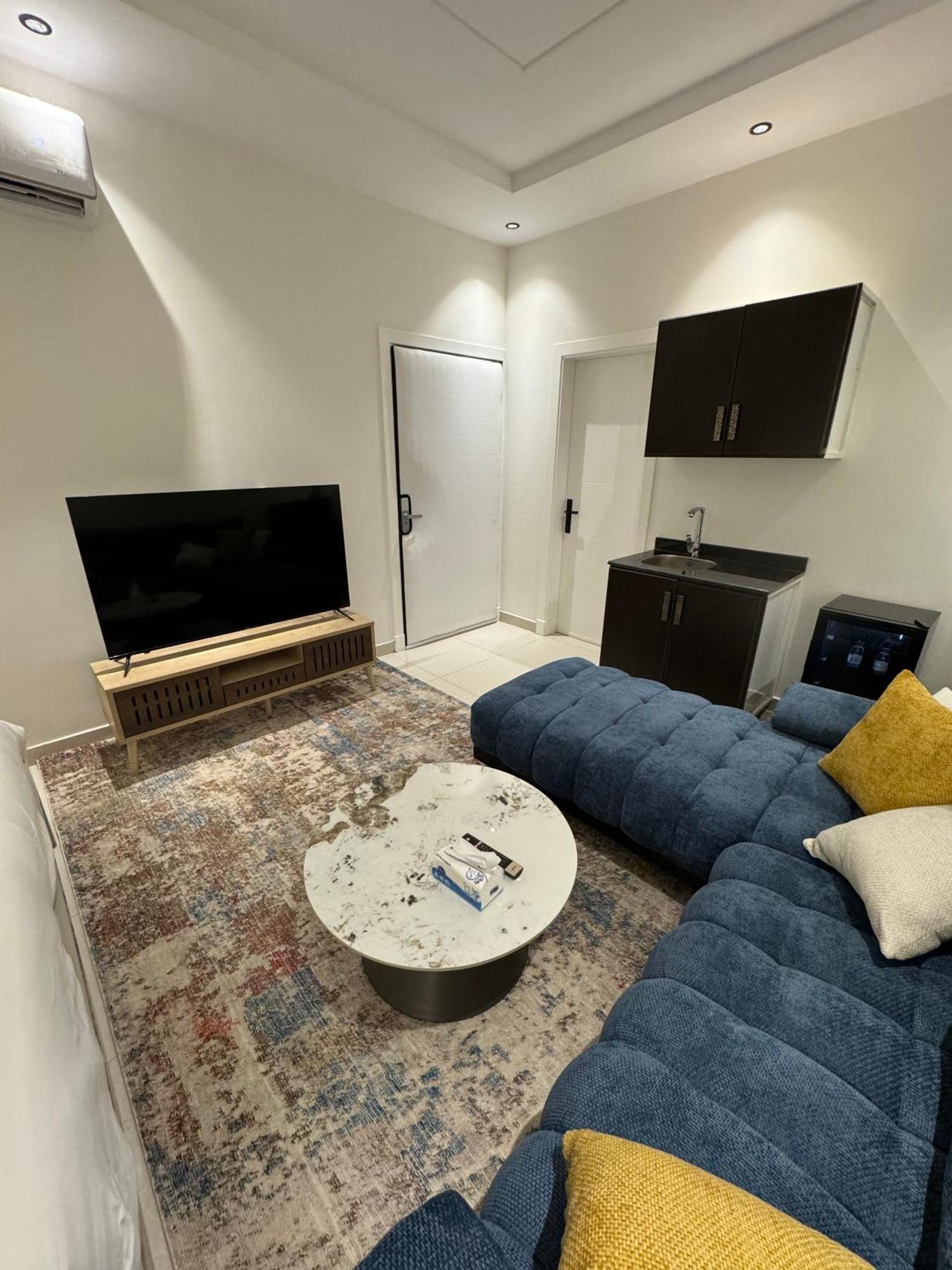 Apartment Self Entry Elegant Studio Near Blvd *